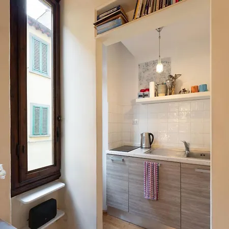 Διαμέρισμα Via Benedetta, 13 - Charming - Florentine Gem Steps From Station - Prime Spot! Φλωρεντία